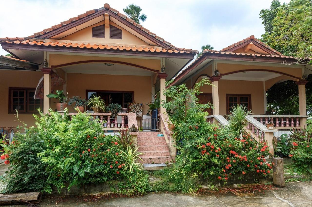Beachfront Bungalow South Of 푸껫 외부 사진