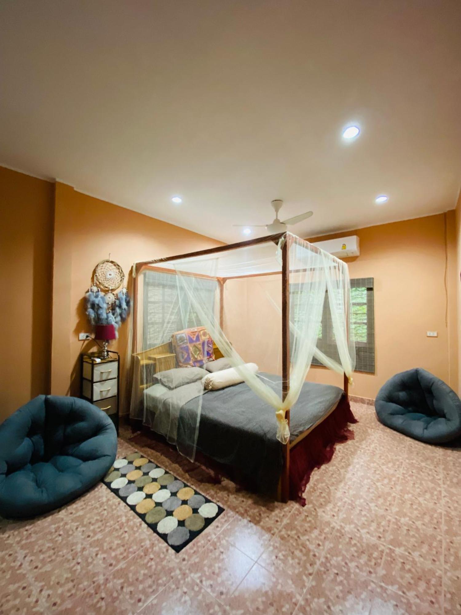 Beachfront Bungalow South Of 푸껫 외부 사진